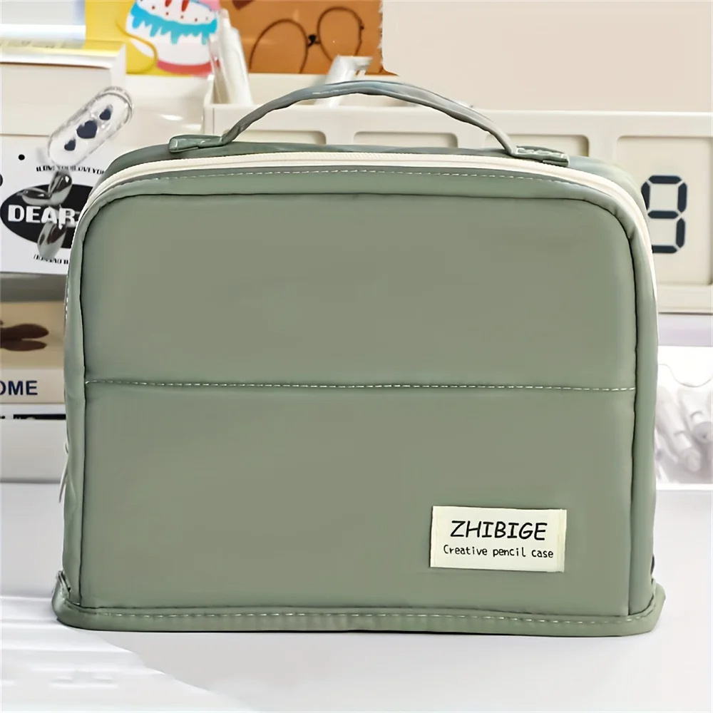 LuxeHold™ – Portable Multi-Layer Makeup Bag
