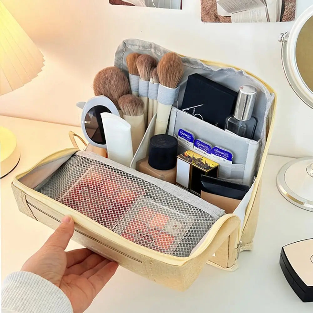 LuxeHold™ – Portable Multi-Layer Makeup Bag